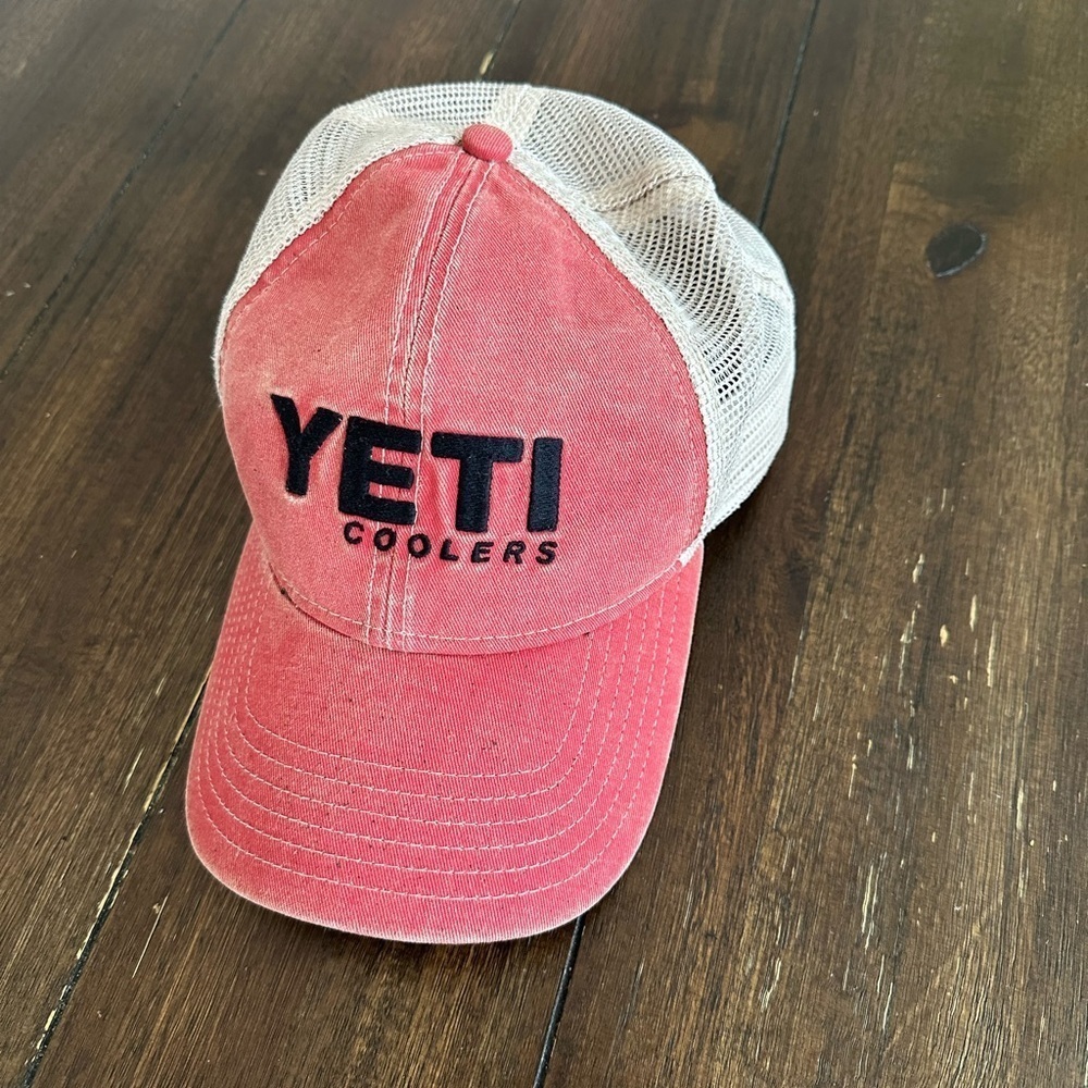 Yeti hat - Picture 9 of 10